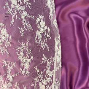 işlemeli fransız dantel kumaşlar stoklarımızda