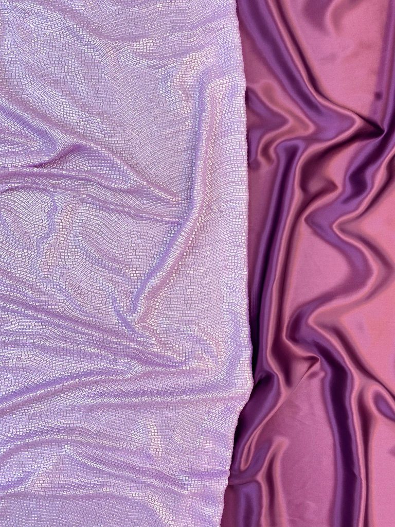 lila-renk-kare-payet-lavin-tekstil-768x1024 Payet Kumaş Nedir? Özellikleri, Kullanım Alanları ve Moda Dünyasındaki Yeri
